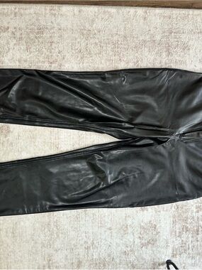 Abercrombie & Fitch Curve Love Vegan Leather ‘90s Straight Ultra High Rise Pant